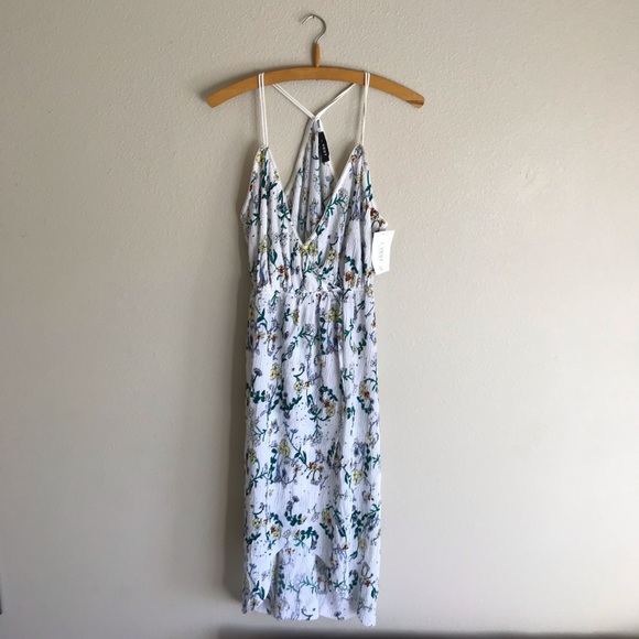 SOLD 🌺 NWT Floral Dress - Picture 2 of 6